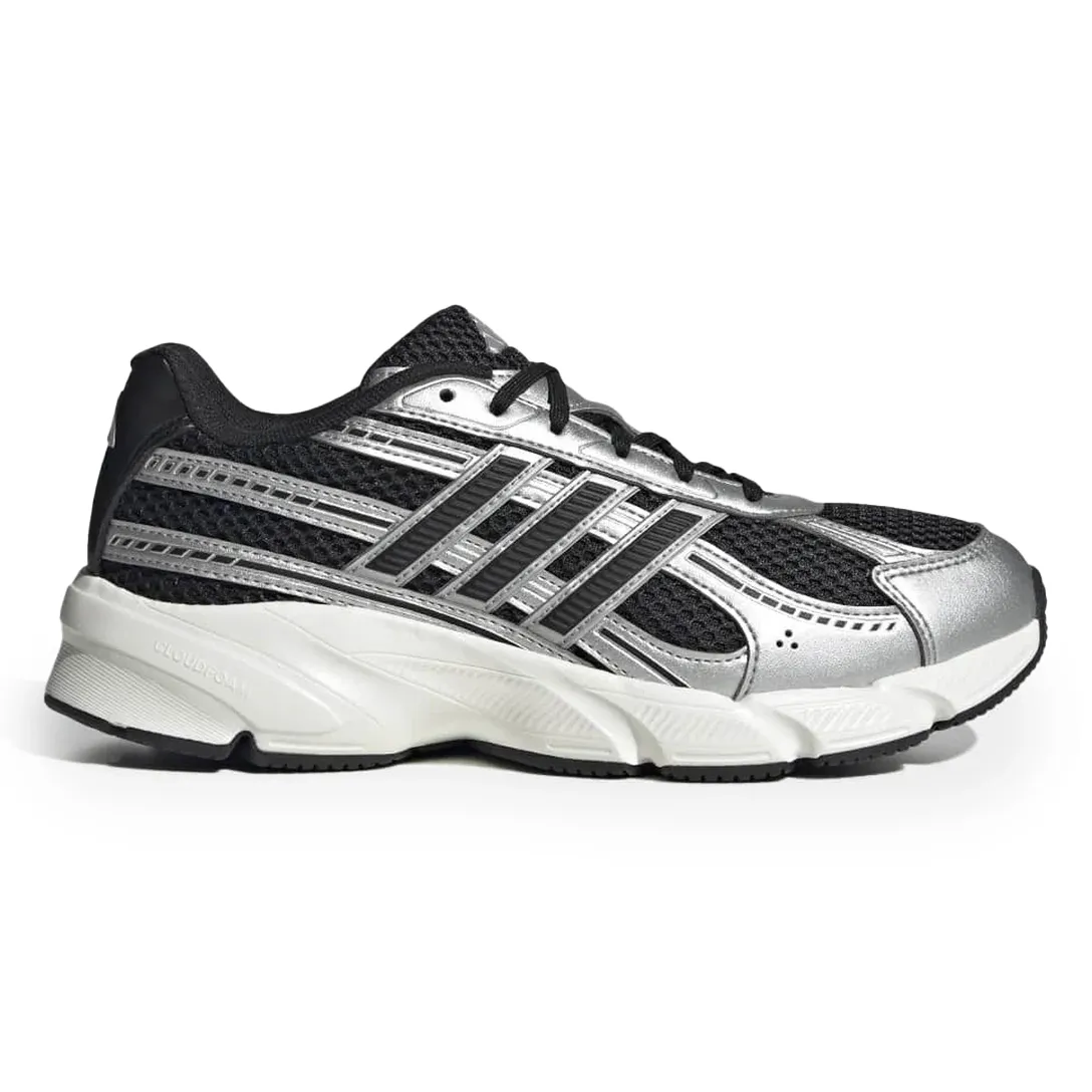 Tênis Adidas Technochaos 2000 Preto Feminino com detalhes prateados e pretos, vista lateral do calçado com logo adidas visível